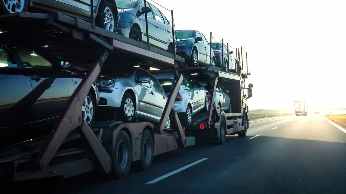Mastering the Maze of Domestic Car Shipping: A Comprehensive Guide